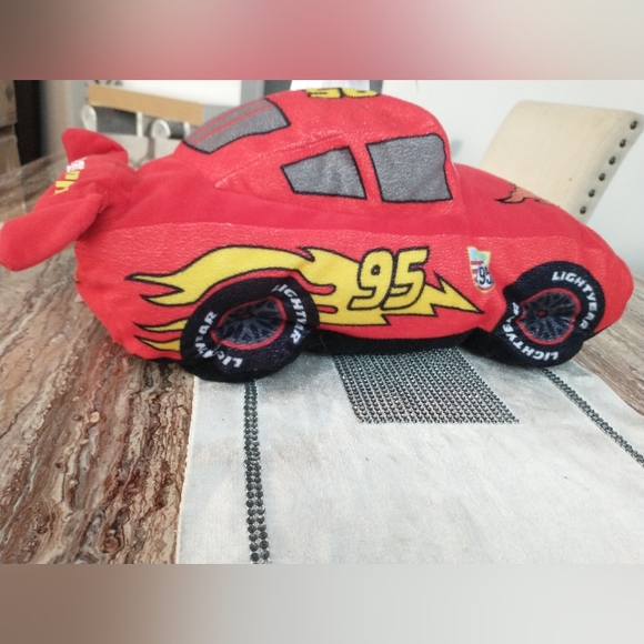 Flash McQueen Pillow car🏎️ 45cm - Picture 8 of 10